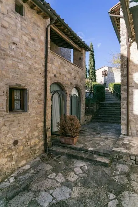 Tuscan Style Apartment, Shared Pool Gaiole in Chianti 0*,  Italy